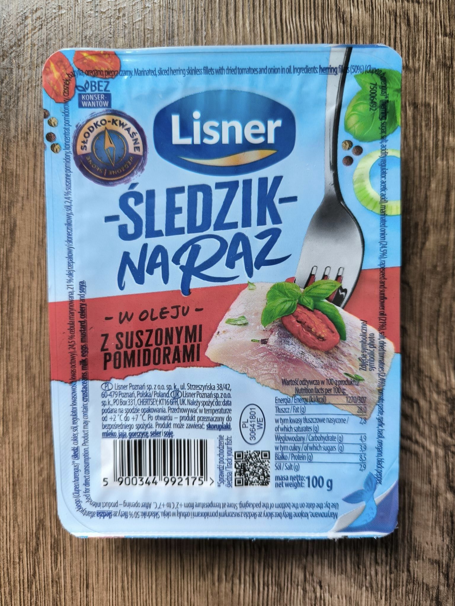 Śledzik na raz w oleju z suszonymi pomidorami – Lisner 5 (1)